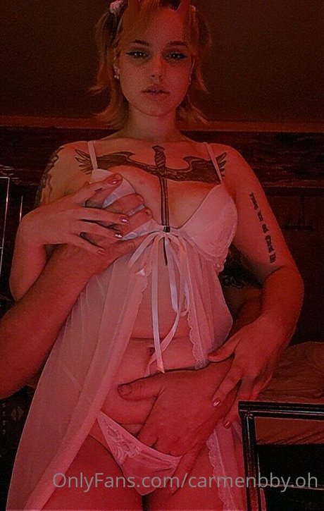 carmenbby oh セクシーなポルノスター ギャラリー