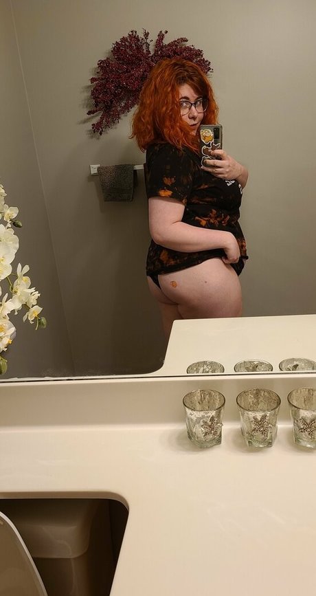 膨らみ OnlyFans ポルノグラフィック 画像