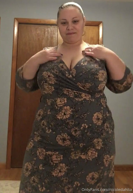 Nicoledahlia エロティックなスター 画像