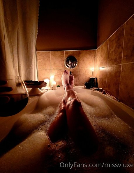 ava luxe ホットなモデル 写真