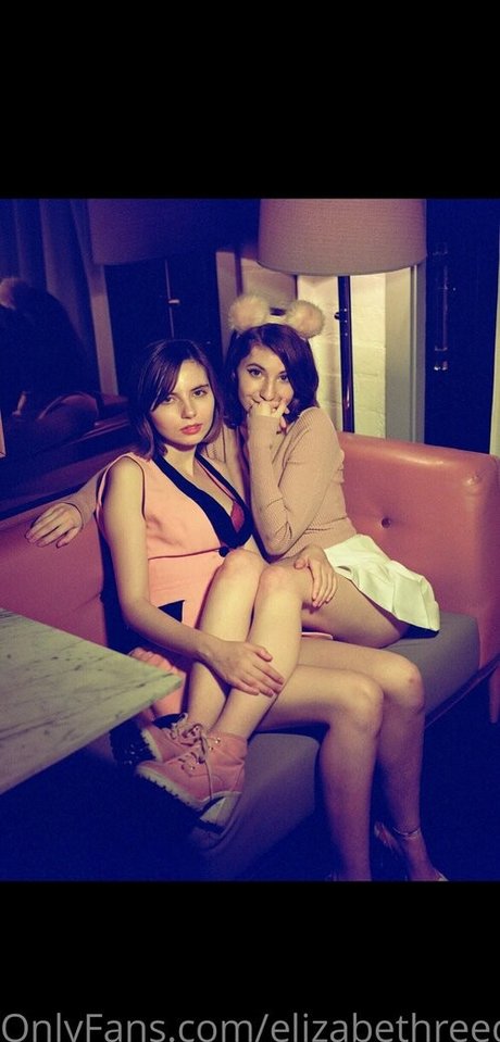 母乳オンリーファン ポルノ 写真