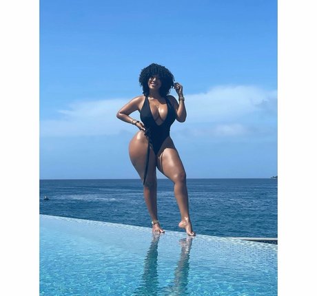 Sophie Likosky セックスモデル 画像