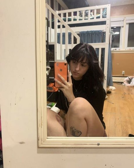 美しい足 OnlyFans 無料裸 画像