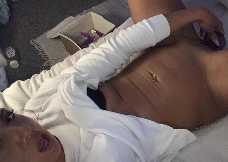 lara lee アートモデル 写真