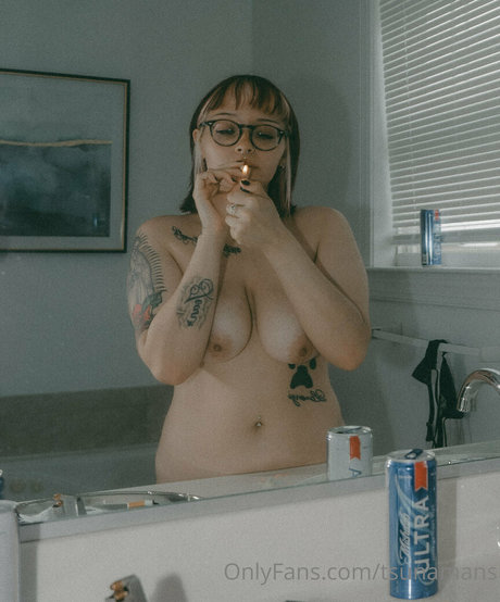 主観視点のアジア人OnlyFans パーフェクト 写真