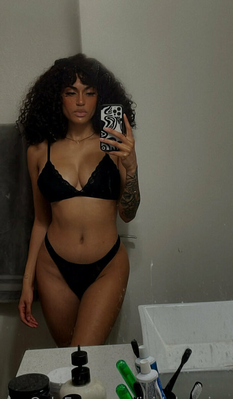 大きなお尻のアジア人OnlyFans ベスト 写真