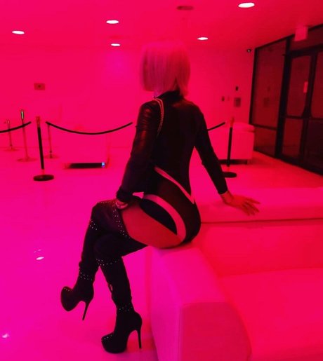 hotcassandraxxx ホットなモデル 写真