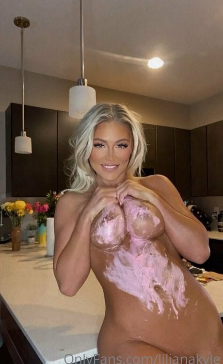 Liliana Kyle ヌードモデル 写真