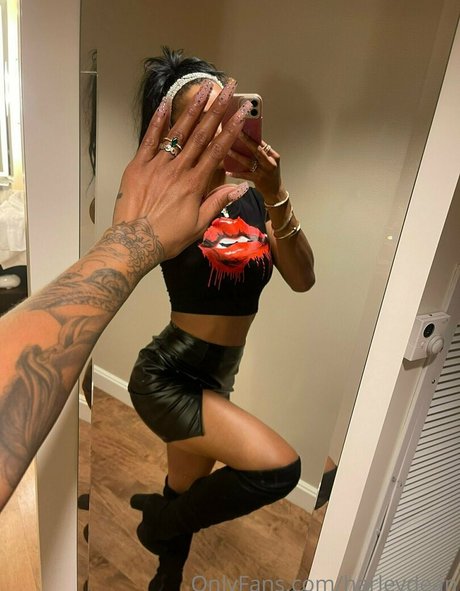 太った黒人女性OnlyFans アートヌード 写真