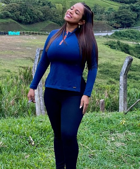 Isa Gomez HDモデル 写真