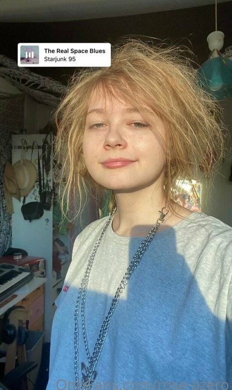 rose azero 完璧なモデル 写真