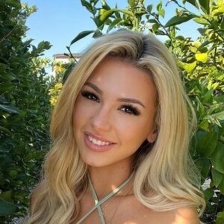 Hollyhansen2001 スターセックス 写真