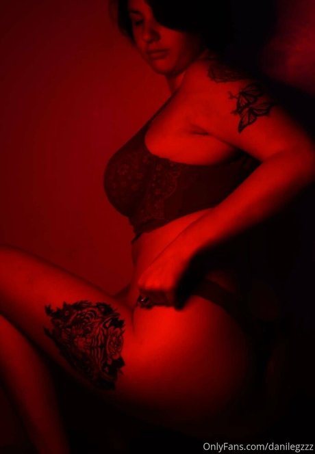 danalegzzz かわいいポルノスター 写真