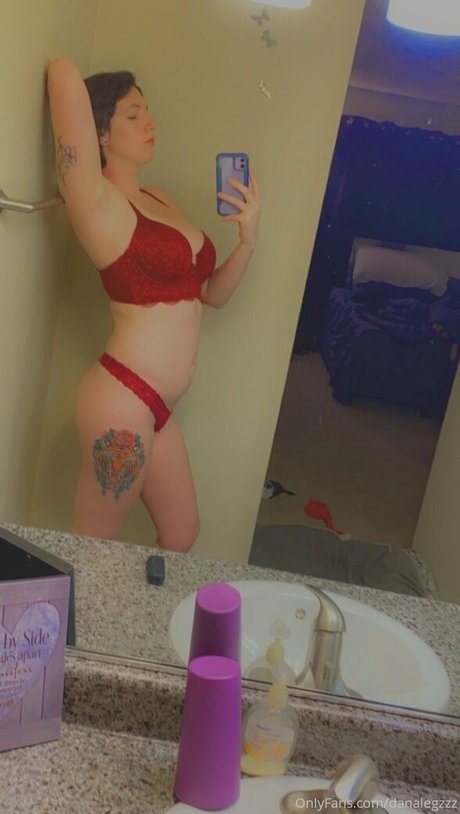 danalegzzz ポルノスター 無料 写真