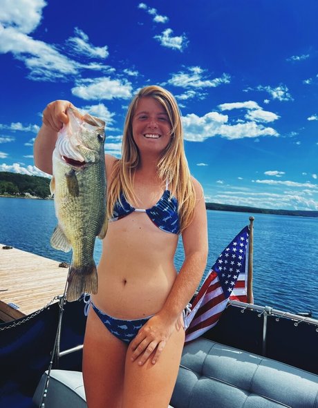 Kaitlyn Young ポルノスター 高品質 写真