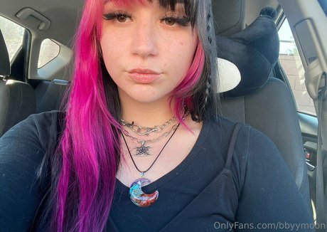 bbyymoon 裸の女優 写真