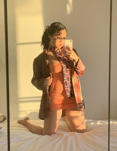 大きな黒い猫OnlyFans ヌード 画像