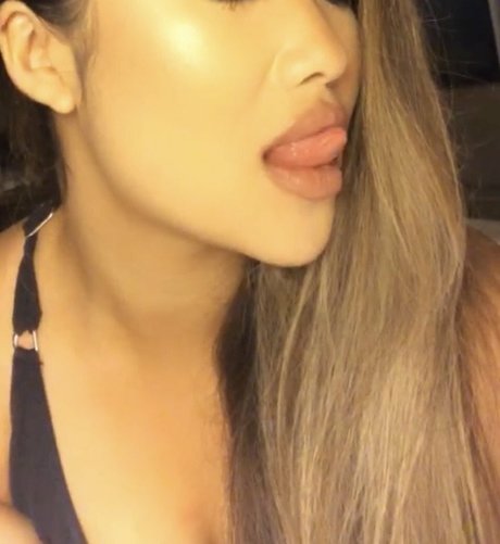 ThickAzn ヌードのポルノスター ギャラリー