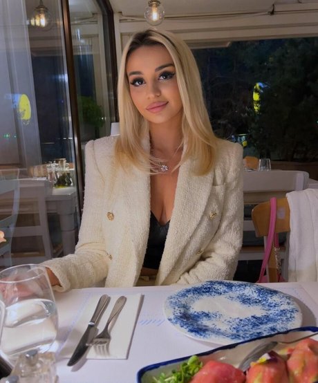 Helenqueen セックスポルノスター 写真