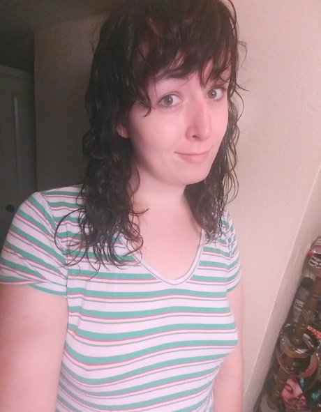 anniebrokely スター 裸 画像