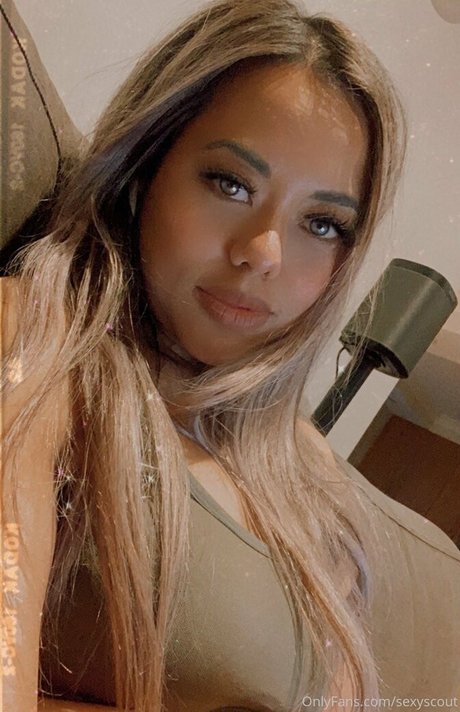 サッカーママOnlyFans アートヌード 写真