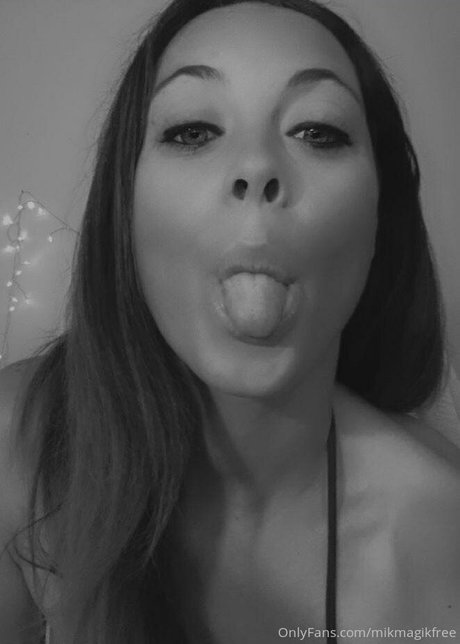 黒檀の白いチンポOnlyFans 美しいxxx 写真