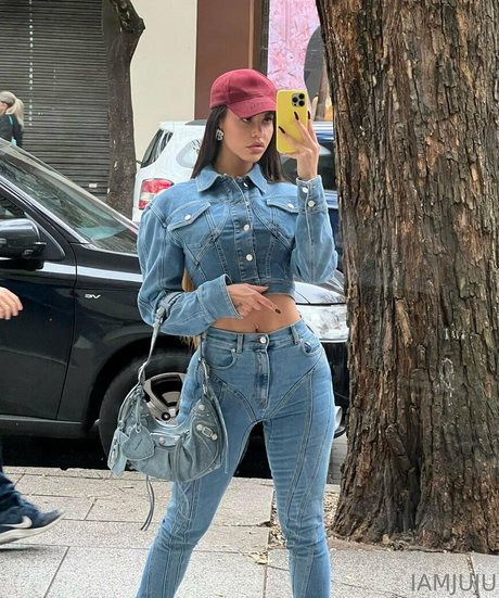 Juju Bahreis ポルノモデル 画像