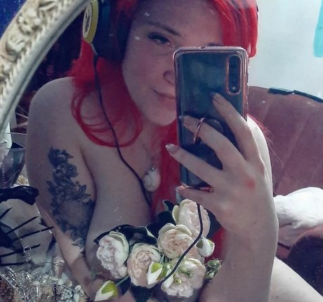 Ariel Vanderberg ヌードモデル 写真