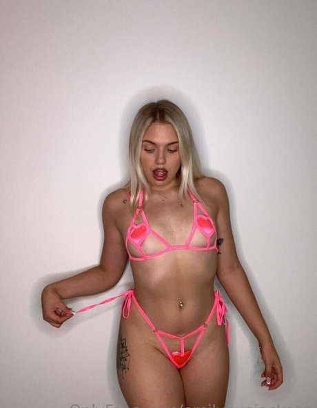 emilyevejackson エロティック女優 画像