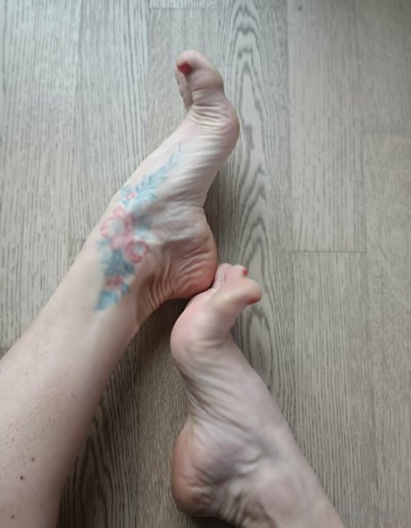 小柄なブロンドの熟女OnlyFans xxx 写真