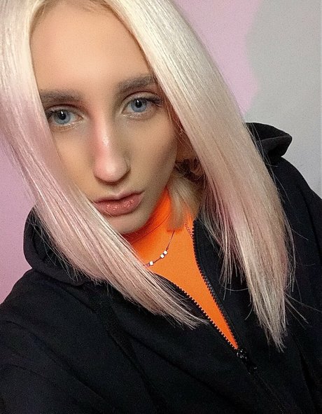 littleponnypink 美しいポルノスター 写真