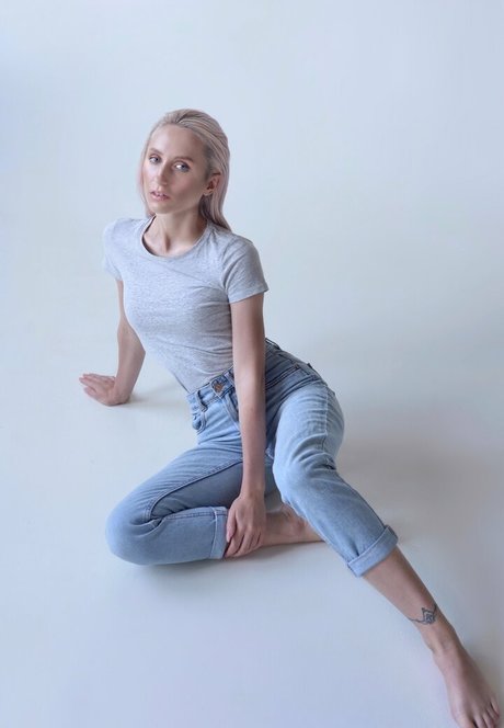 littleponnypink アートモデル 写真