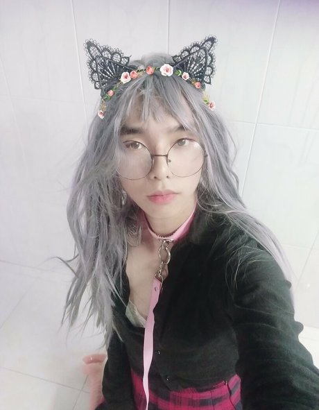 アナルパウグオンリーファンズ 裸 写真