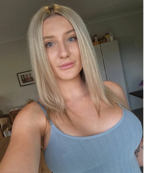 Brittany Orth ヌードモデル 画像