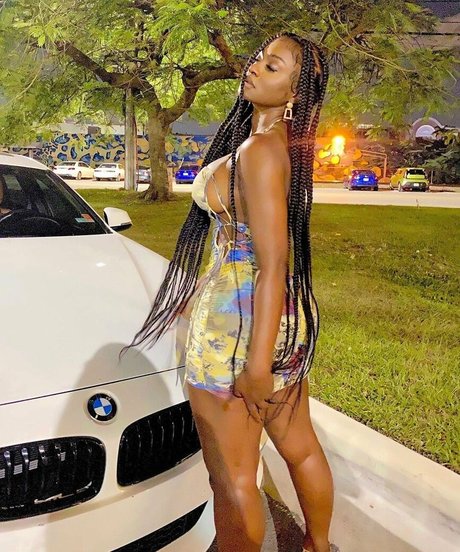 ニューハーフ巨乳OnlyFans セクシーxxx 写真