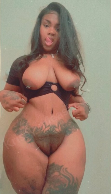 Krissylovesroses スター 裸 写真