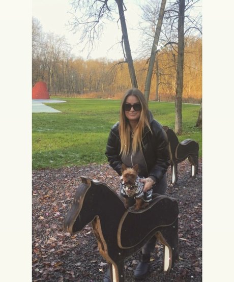 Agne Agnieska HDポルノスター 写真