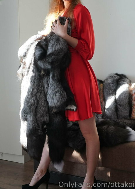 ottakoi セクシーなポルノスター 写真