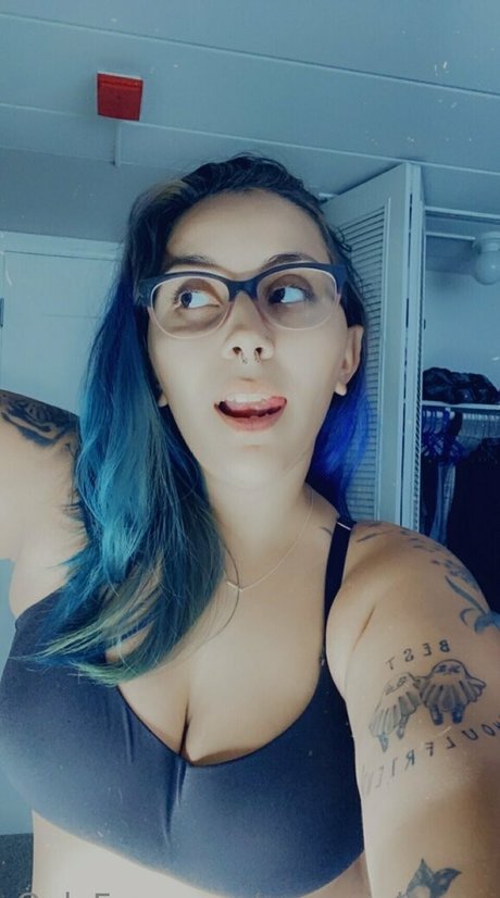 queenjuliaoxx ポルノスター 可愛い 画像