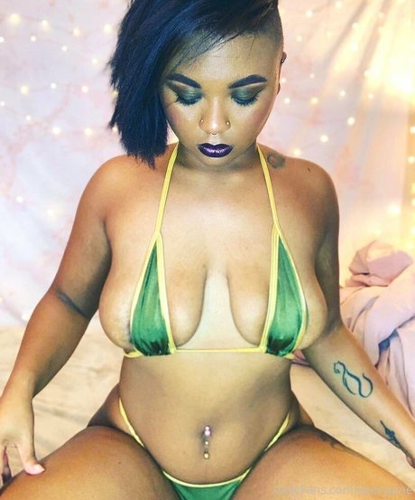 ブルネットのPOV OnlyFans エロチック ギャラリー