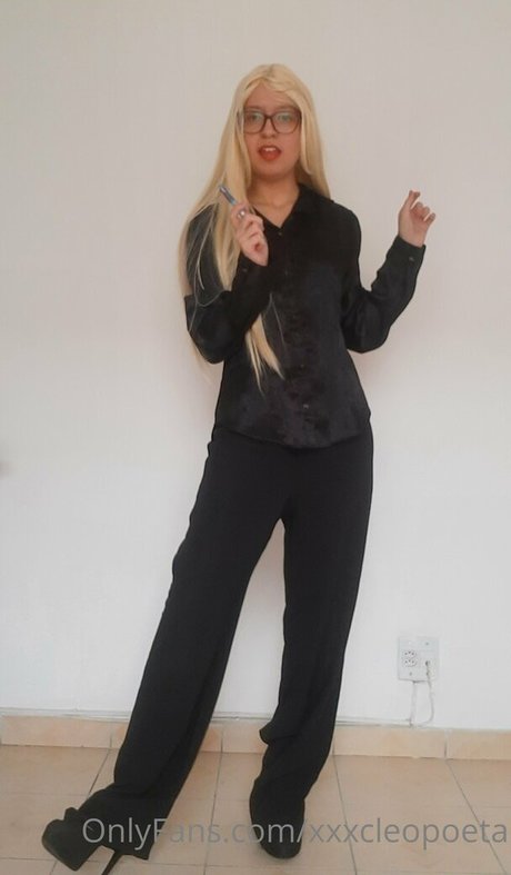 毛深い妊婦OnlyFans ヌード 写真