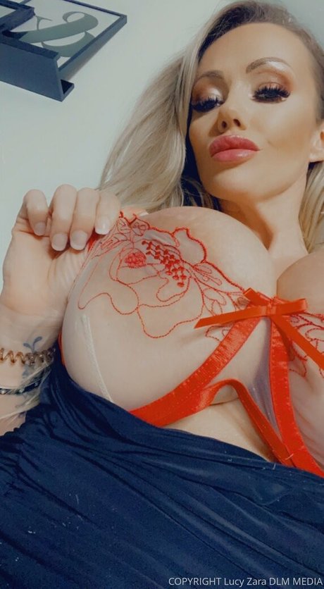 lucyzara セクシーモデル 写真