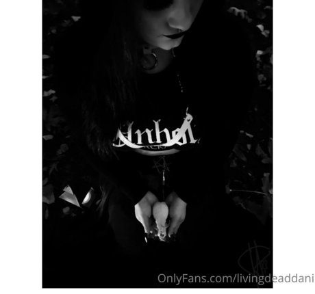 livingdeaddani アダルトスター ギャラリー