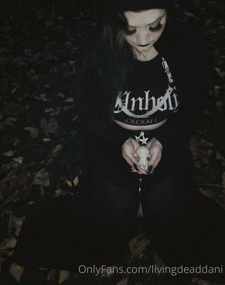 livingdeaddani ポルノスター 裸 写真