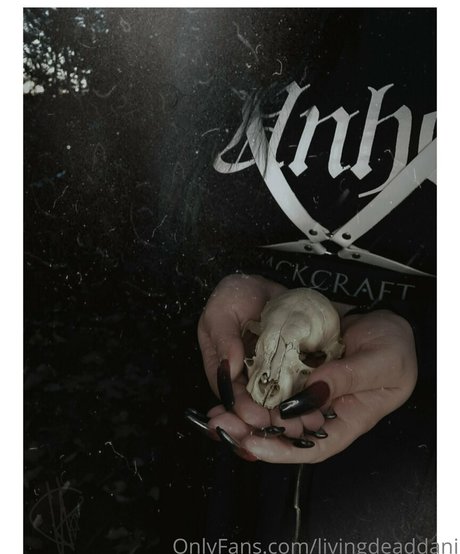 livingdeaddani エロティック女優 ギャラリー