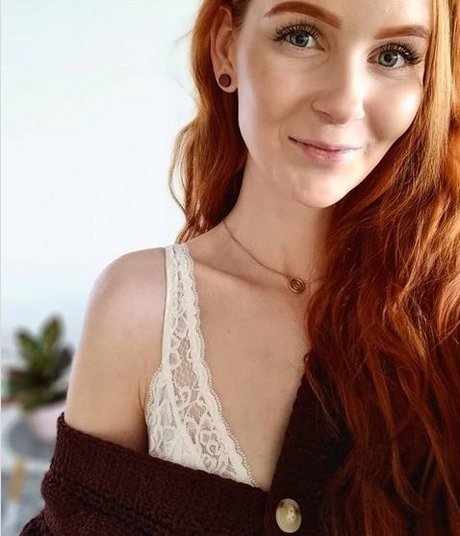 LittleBee ポルノモデル 写真