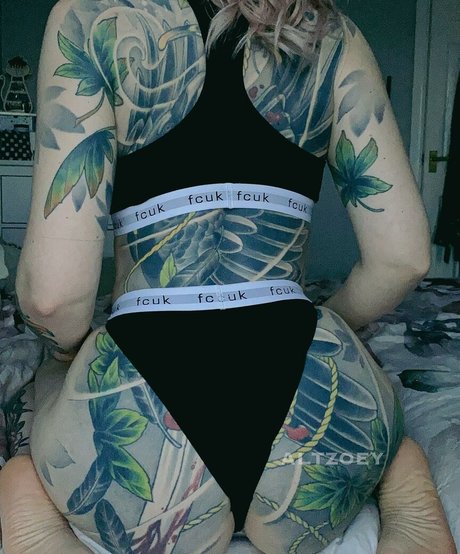 altzoey ポルノスター エロティック 画像