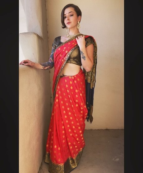 Indi Rossi ヌードのポルノスター ギャラリー