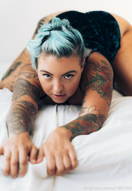 lunalynn26 裸モデル 写真