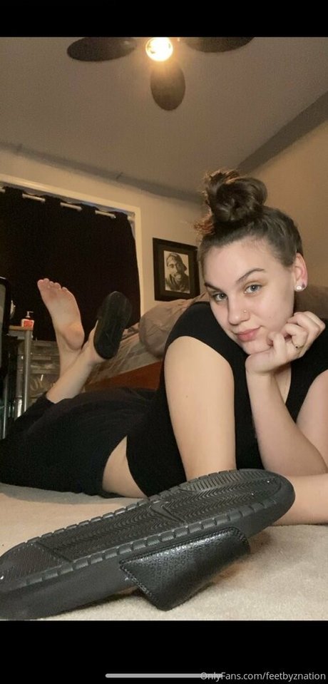 feetznation エロティックモデル ギャラリー